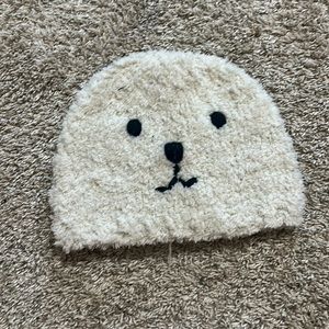 super cozy hat definitely keeps my head warm!